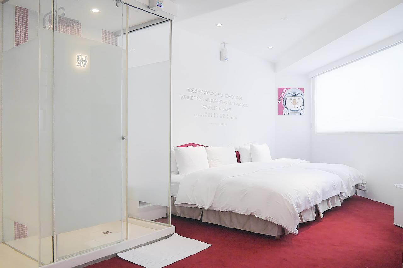 Time Flyer Hotel Taichung Exterior photo