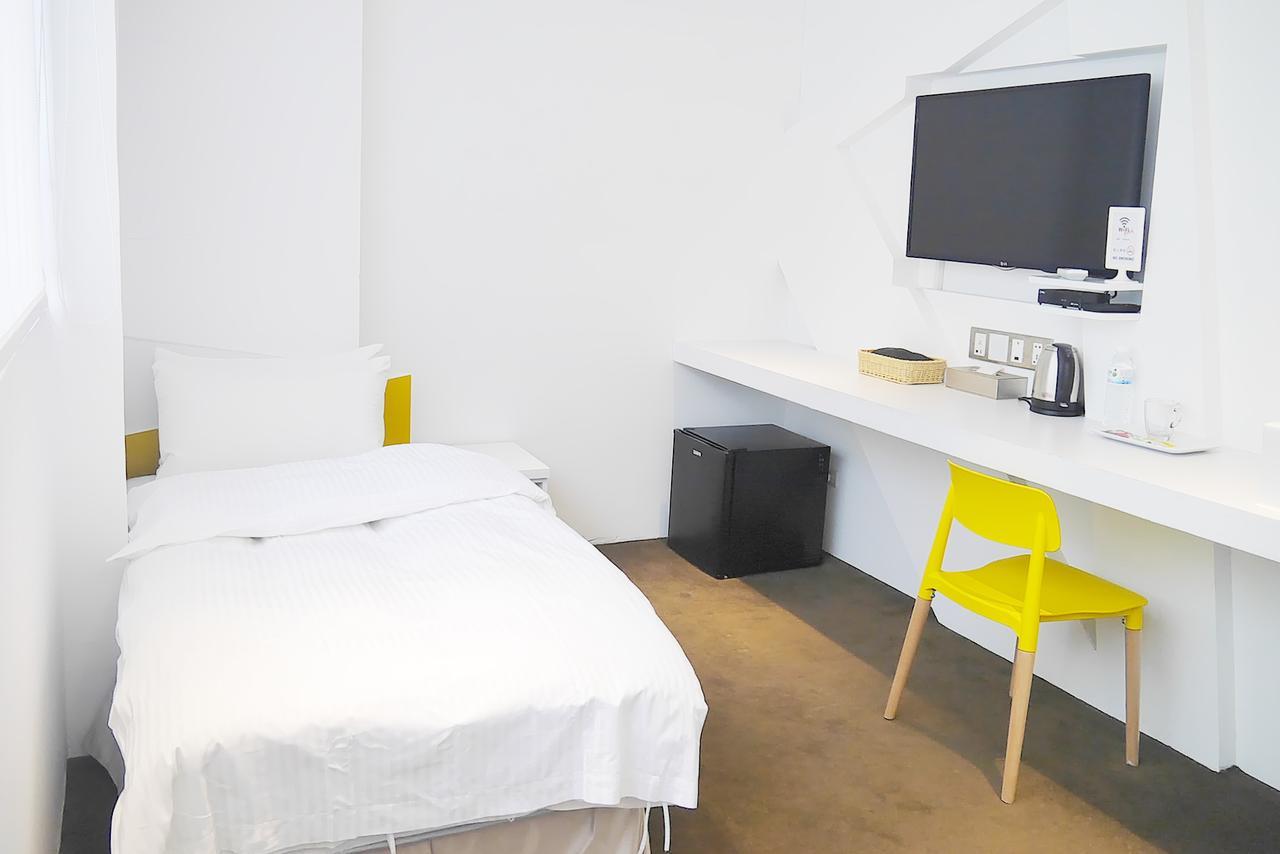 Time Flyer Hotel Taichung Exterior photo