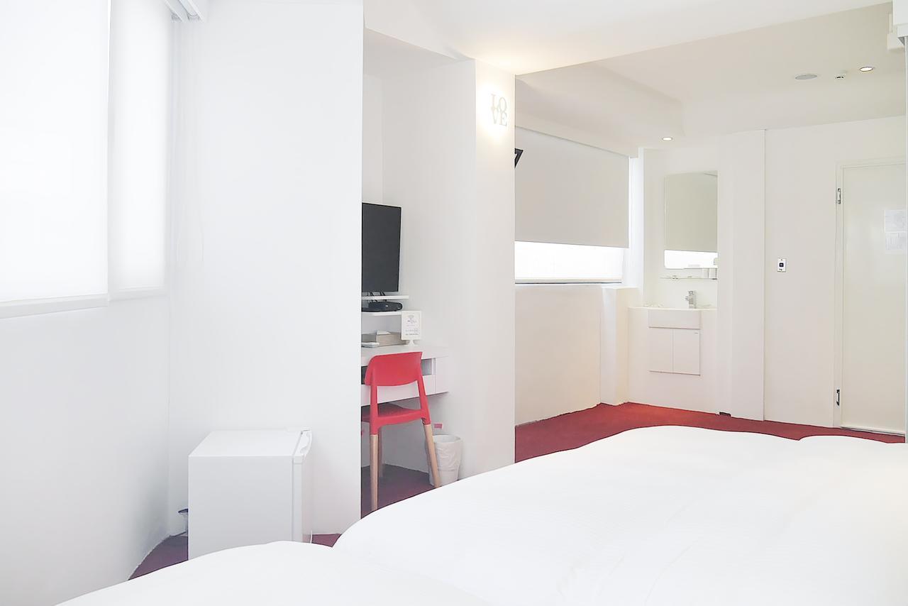 Time Flyer Hotel Taichung Exterior photo