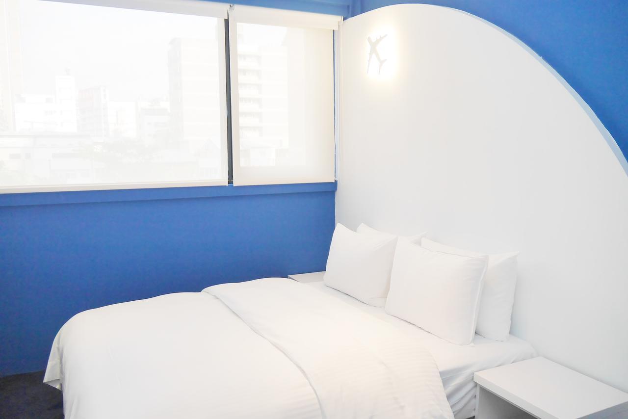 Time Flyer Hotel Taichung Exterior photo