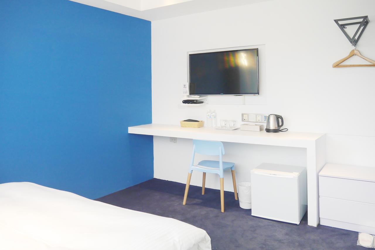 Time Flyer Hotel Taichung Exterior photo